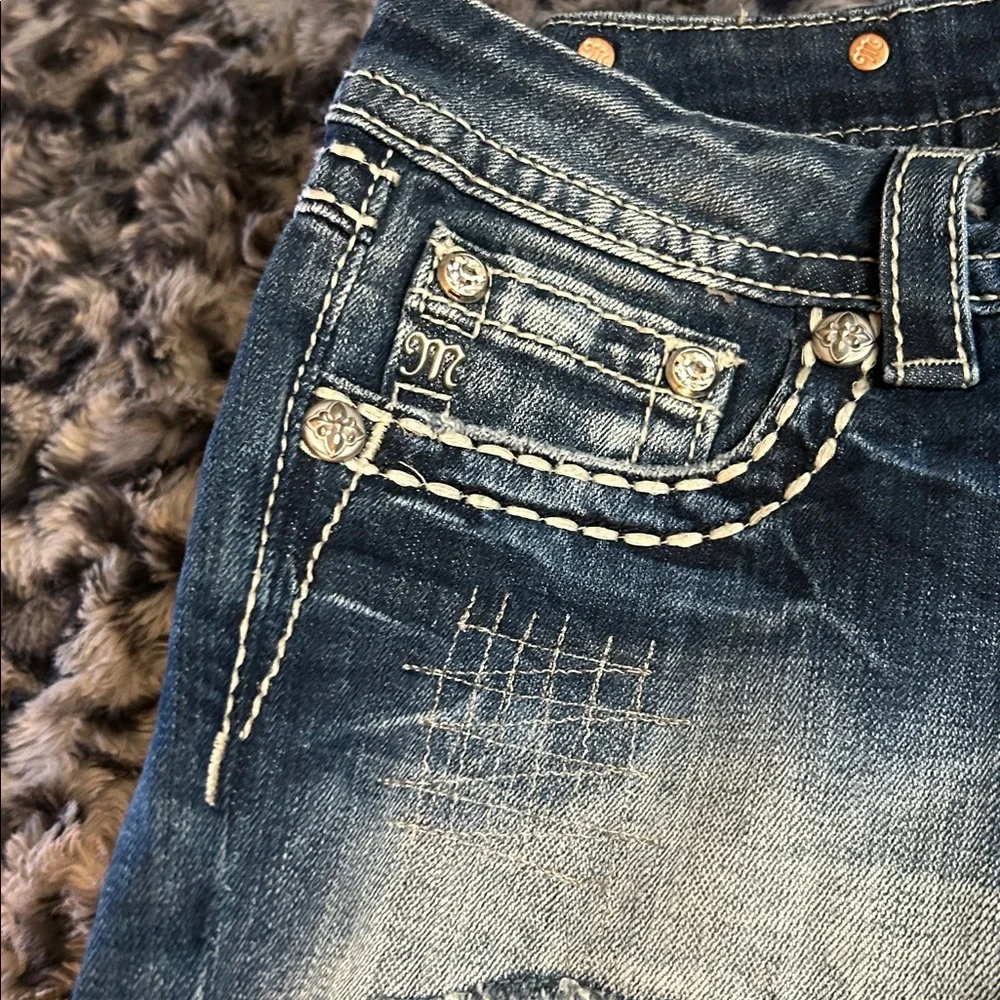 Miss Me Tag size 29 Dark Blue Denim Shorts with  peekaboo pockets - Picture 11 of 16